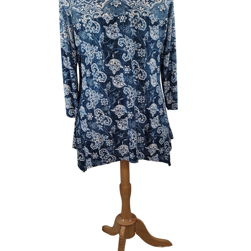 Avenue Blue‎ & White Floral Paisley Blouse - Picture 9 of 12